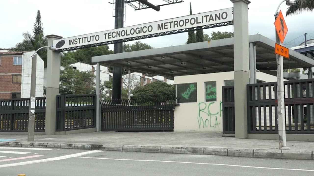 Explosión cerca al ITM de Robledo: un docente y una estudiante resultaron afectados ITM