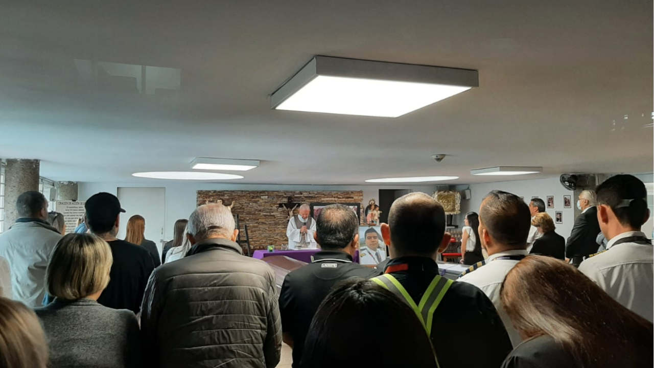 Misa en homenaje a piloto y copiloto fallecidos en accidente de avioneta Homenaje