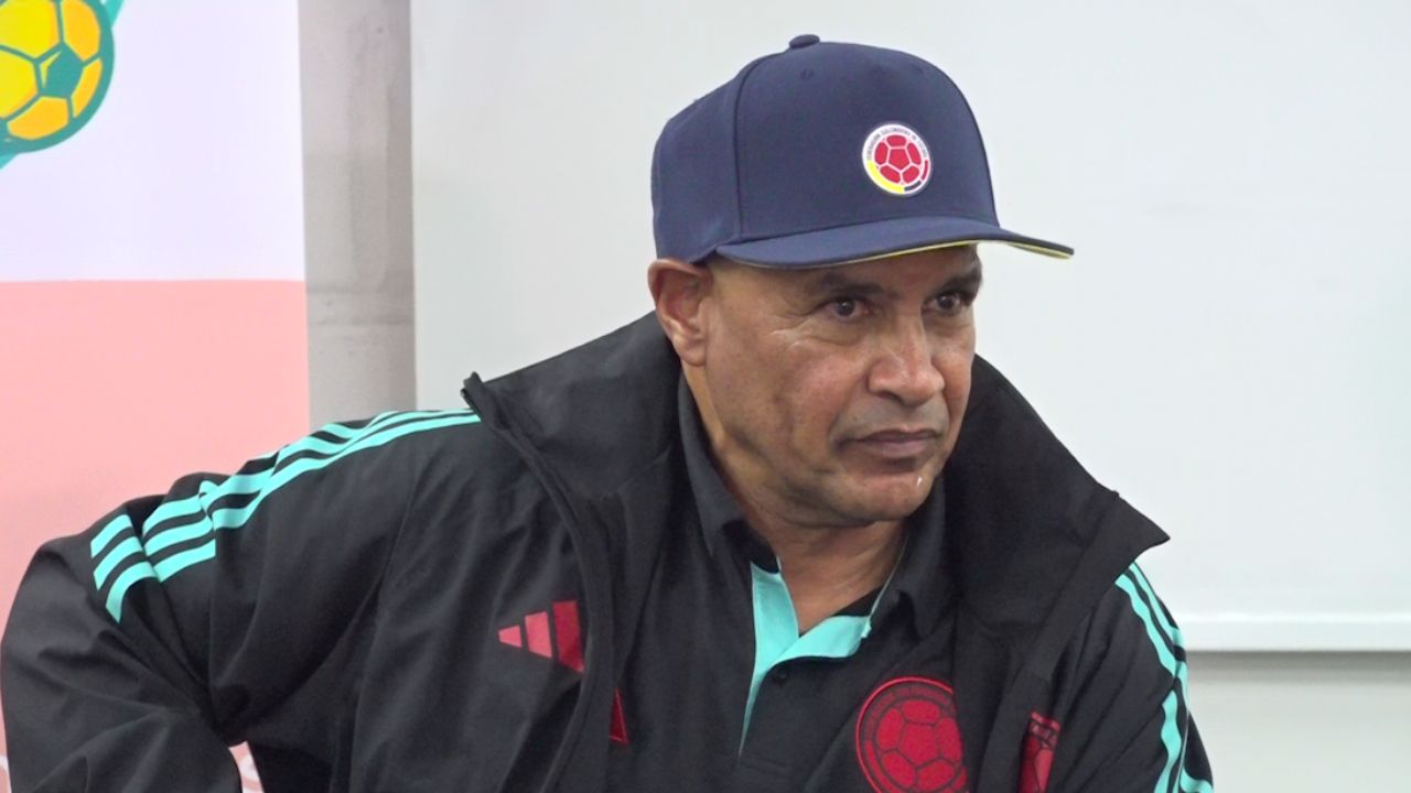 Homenaje del ‘Poli’ para Carlos Paniagua Paniagua