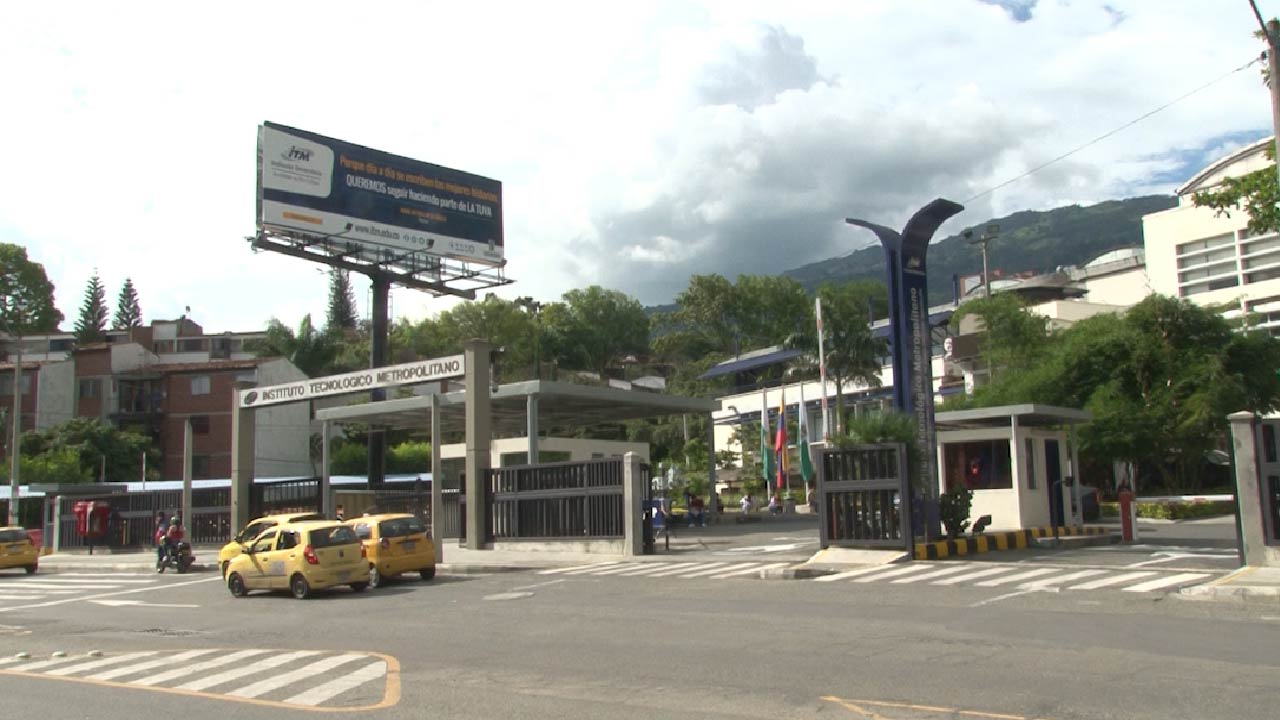 Con plantón estudiantes del ITM piden más presupuesto itm