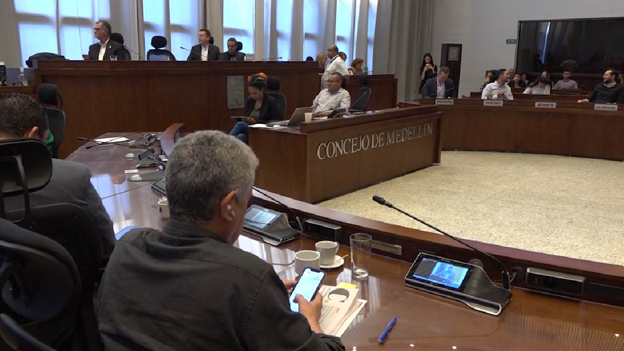 Vigencias futuras para cárcel, a extras en el concejo concejo