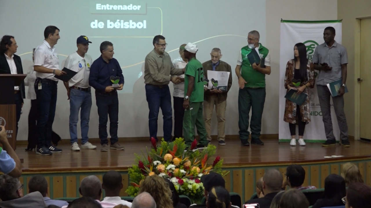 Indeportes premió líderes deportivos Indeportes