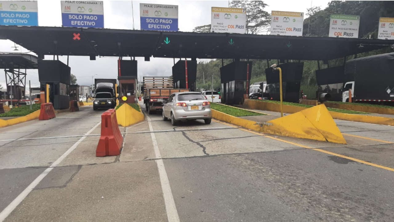 Gobierno Nacional presentó el borrador del decreto que aumentaría el precio de los peajes dos veces en el 2024 peajes