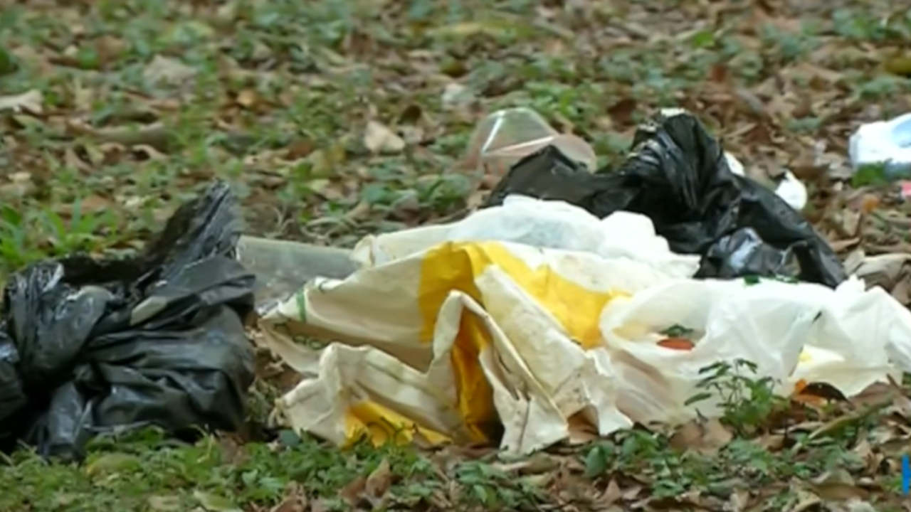 Habitantes de Medellín se quejan por basura y mal estado de las vías basuras
