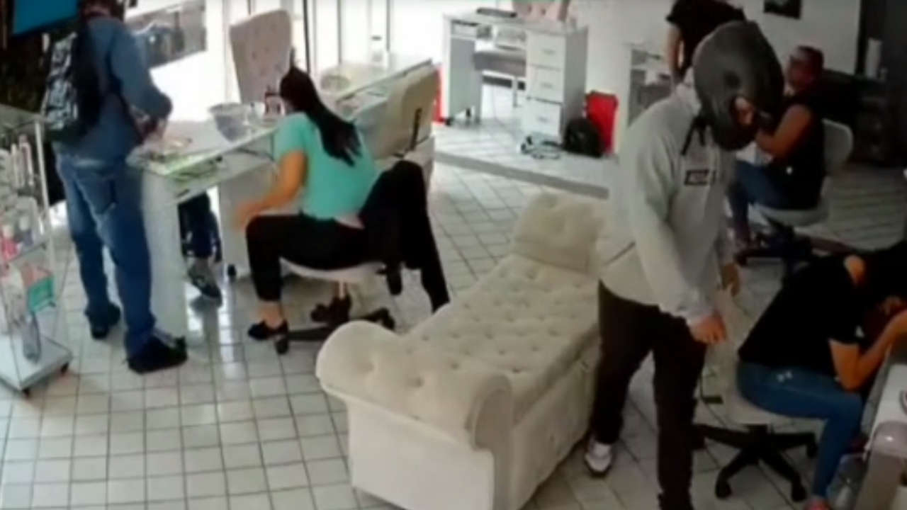 Dos hombres hurtaron un establecimiento en Calasanz Calasanz