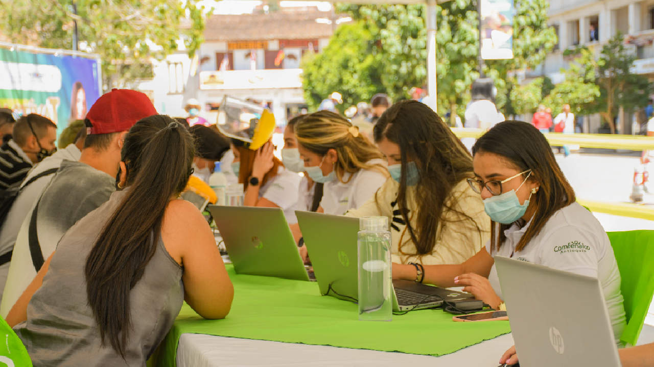 Conozca las vacantes de empleo que tiene disponible Comfenalco Conozca las vacantes de empleo que tiene disponible Comfenalco