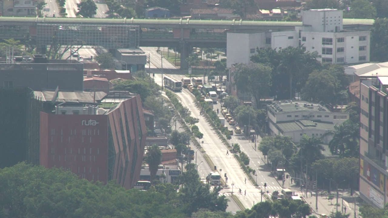 ¿Mejoró la calidad del aire en Medellín? Este miércoles 6 marzo amanecieron 15 estaciones de monitoreo de aire en color naranja aire en medellin