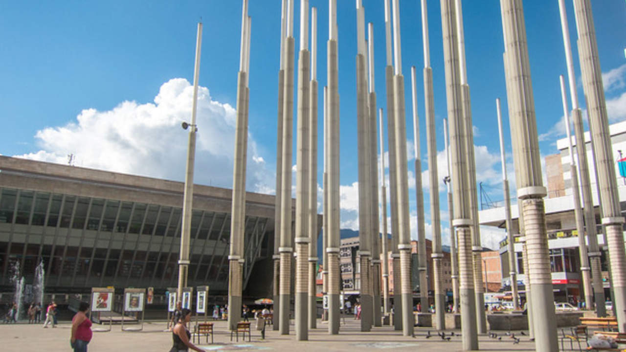 marchas 12 de febrero medellin
