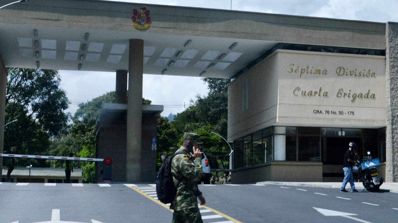 Tres presuntos delincuentes se fugaron de un batallón en Medellín fuga delincuentes cuarta brigada