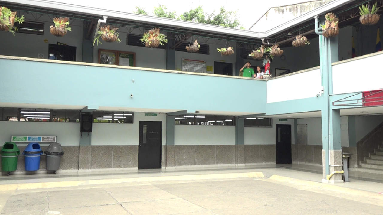 demolicion instituciones educativas medellin reconstruccion total