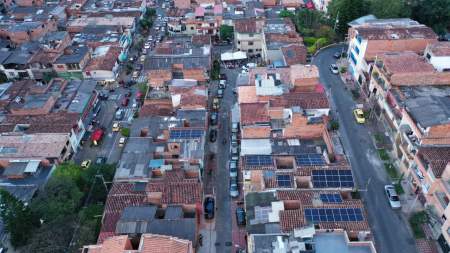 El barrio El Salvador inaugura la primera comunidad Energética