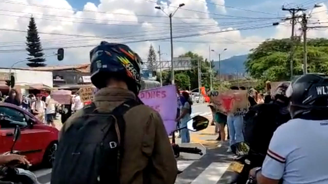 Manifestación ciudadana a la altura de Colpisos