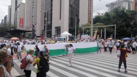 Se registra marcha en Medellín contra las reformas del Gobierno actual