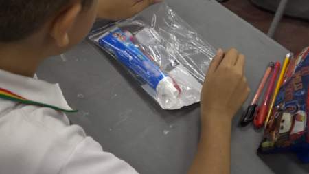 Inicia entrega de sesenta mil kits bucales a estudiantes