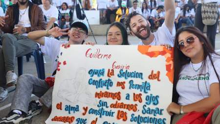 Hijo del exgobernador Guillermo Gaviria participa del campamento de Noviolencia