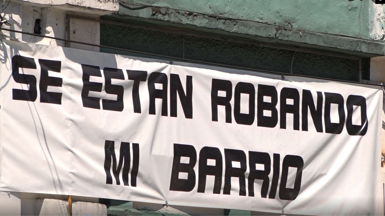 Afectados por obra del Metro de la 80 realizaron una protesta protesta