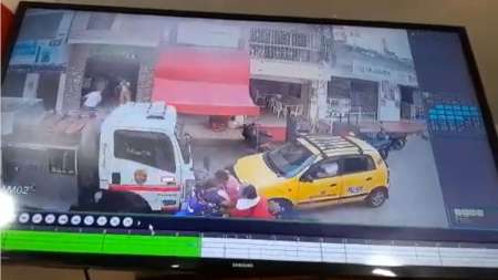 Carro de bomberos de Puerto Berrío atropelló a madre e hija Puerto Berrío