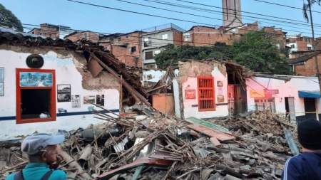 ¡Muy triste! Colapsó una casa de tapia en Miraflores – Buenos Aires