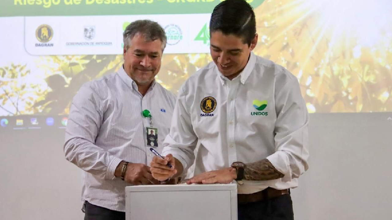 El Dagran y Cornare firmaron un convenio para fortalecer capacidad de respuesta de 26 municipios de Antioquia