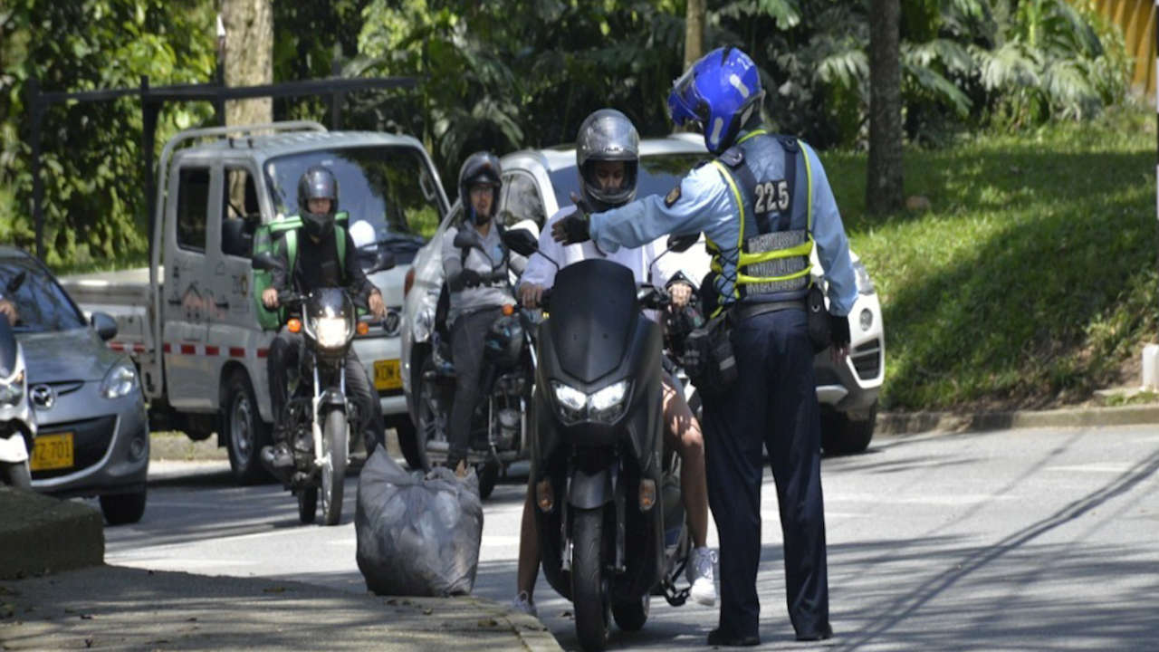 agente-de-tránsito