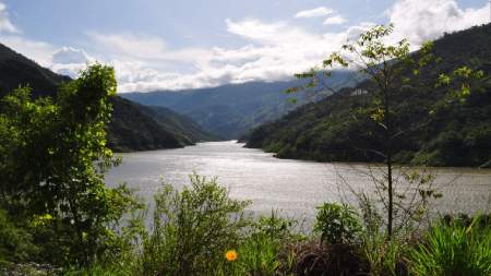 Más de 18 toneladas de residuos se han extraído de embalses