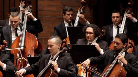 Serenata de música colombiana y clásicos universales