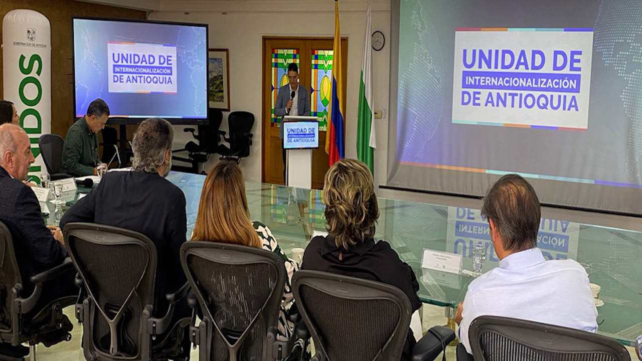 Crean herramienta público privada de internacionalización