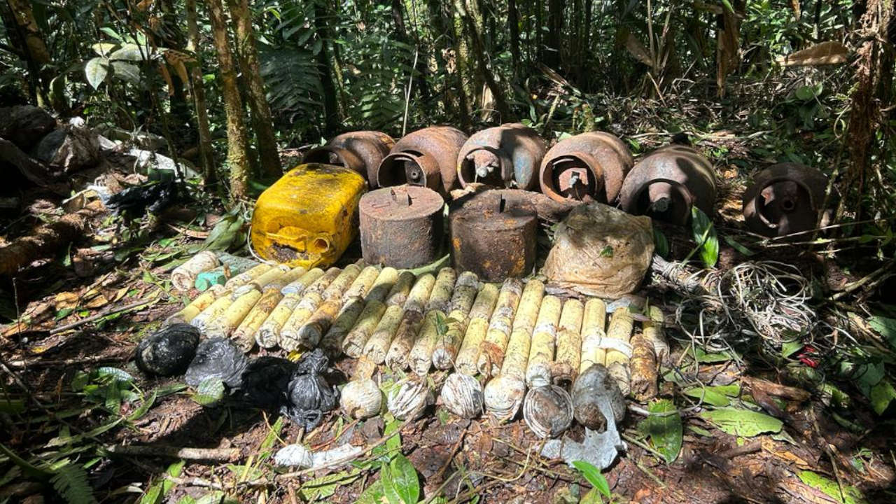 Ejército destruye un depósito ilegal con explosivos en San Carlos explosivos