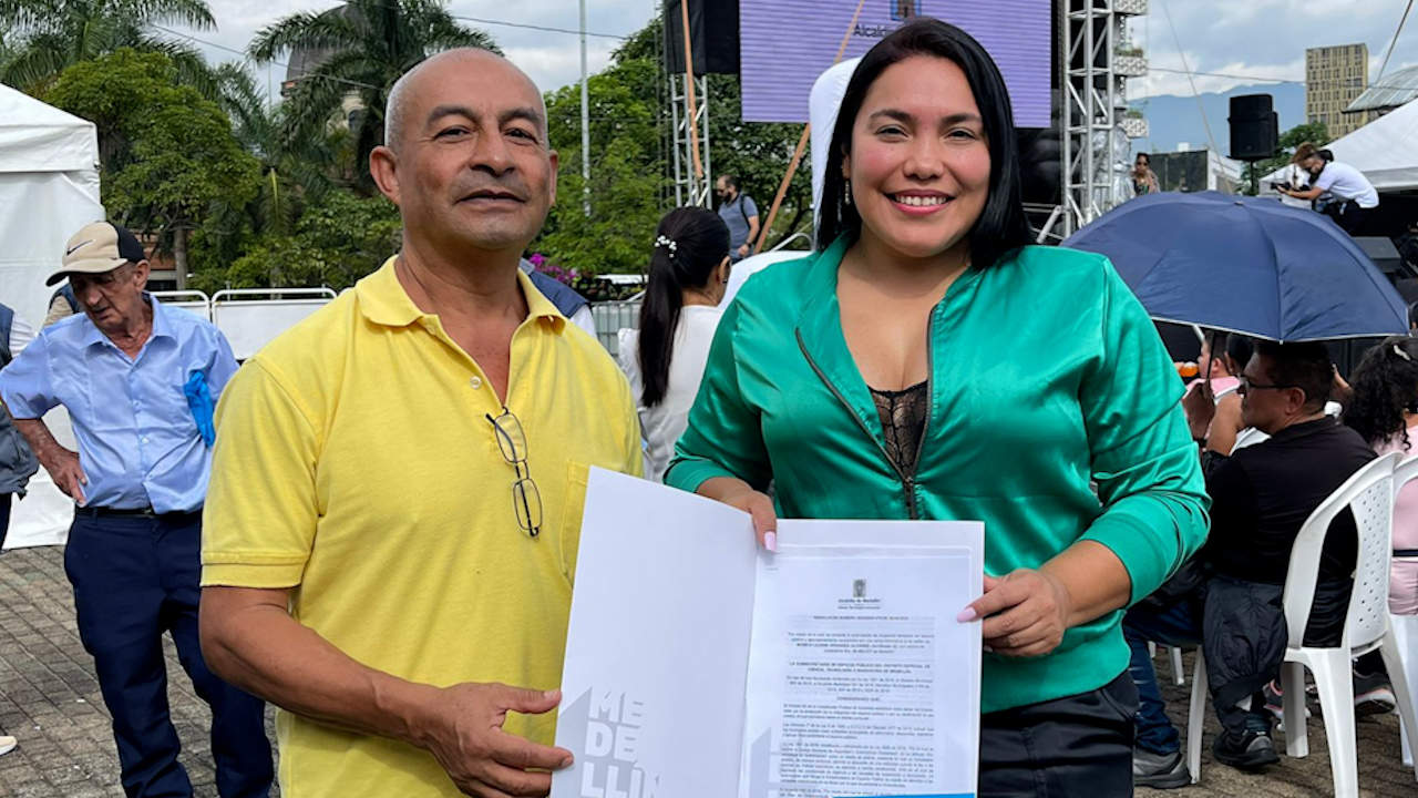 Solo el 10 % de vendedores ambulantes en Medellín tienen permiso de espacio público