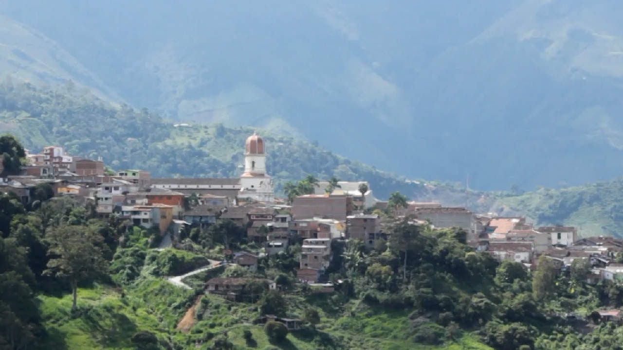 Ilegales «recomiendan» a grupos políticos no entrar a veredas de Antioquia para evitar represalias o secuestros estudiantes retornan a clases lu