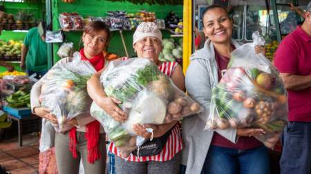 Entregaron más de 800 kilos de frutas y verduras a familias vulnerables