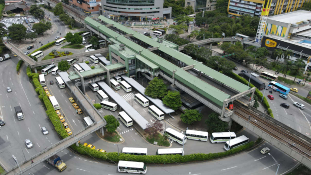 Habrá reubicación temporal en paraderos de buses de la estación Niquía buses