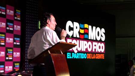 Partido Creemos entrega avales para elecciones locales avales