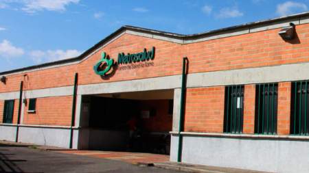 Especialistas anuncian paro por falta de pago paro