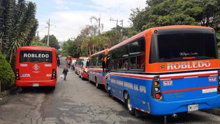 Conductores de ruta 250 de Robledo en paro indefinido Conductores de ruta 250 de Robledo en paro indefinido