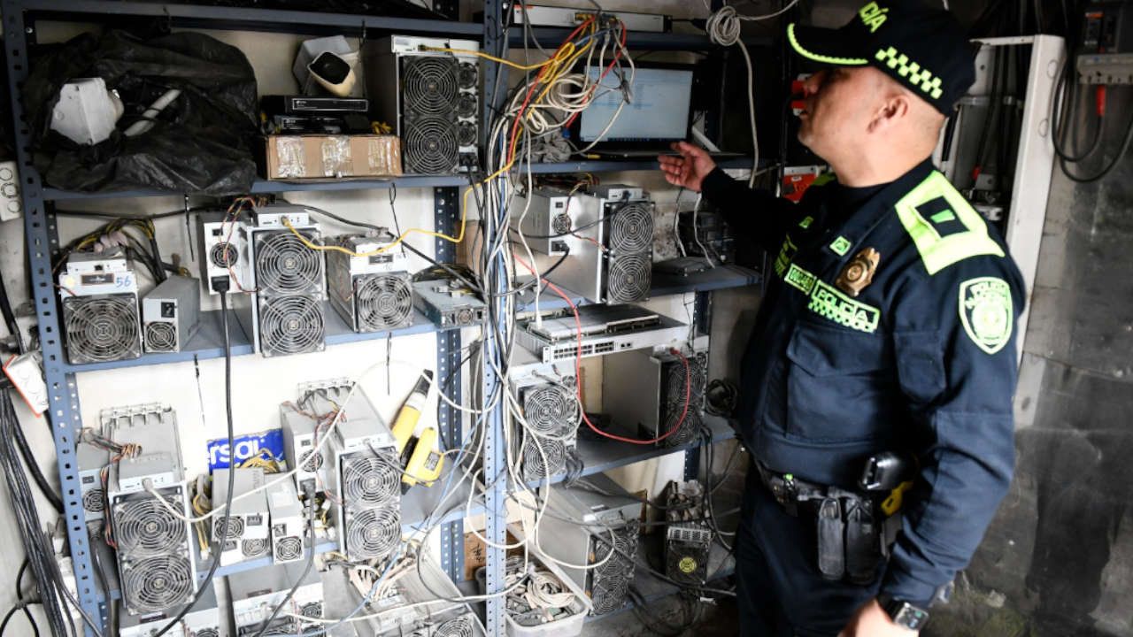 policia-colmena-bitcoins-medellin