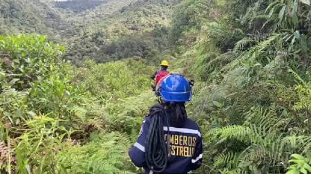 Rescatan grupo de mujeres perdidas en zona boscosa de La Estrella