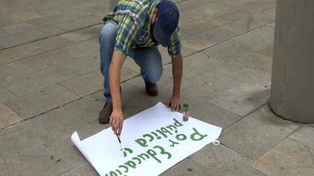 Docentes de apoyo pedagógico de Medellín preparan plantón de protesta