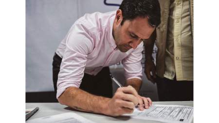 Juan David Valderrama inscribió su candidatura para la Alcaldía de Medellín