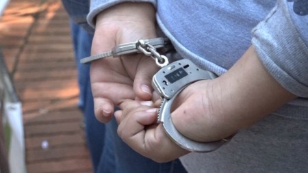 En la comuna 10 se registró la muerte de un hombre causada con arma blanca