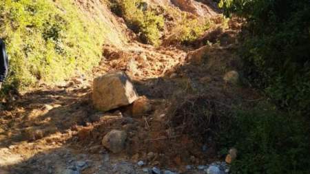Comunidad de Girardota insiste a la Alcaldía atender un derrumbe