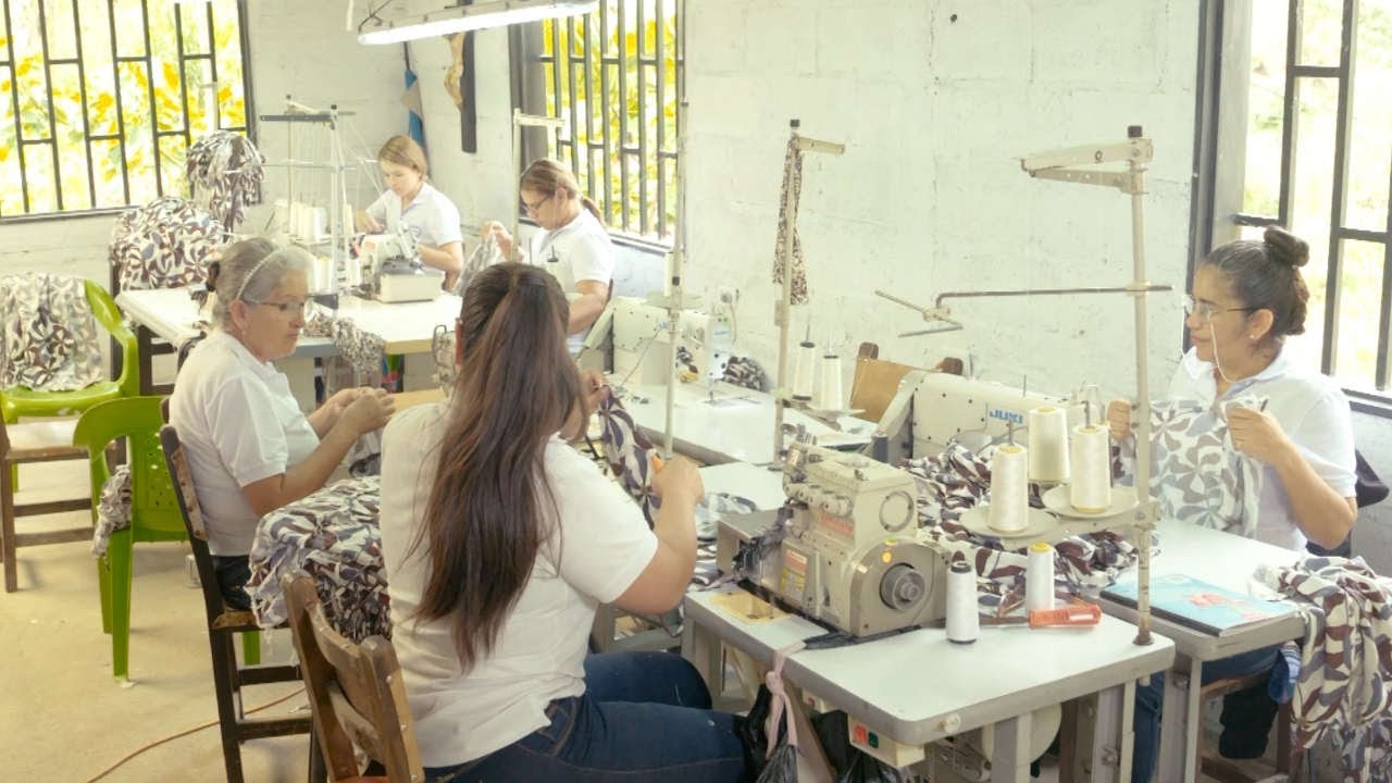 ¡Para tener en cuenta! A partir del 15 de julio de 2025, la jornada laboral en Colombia se reduce a 44 horas semanales jornada laboral-colombia-reduccion
