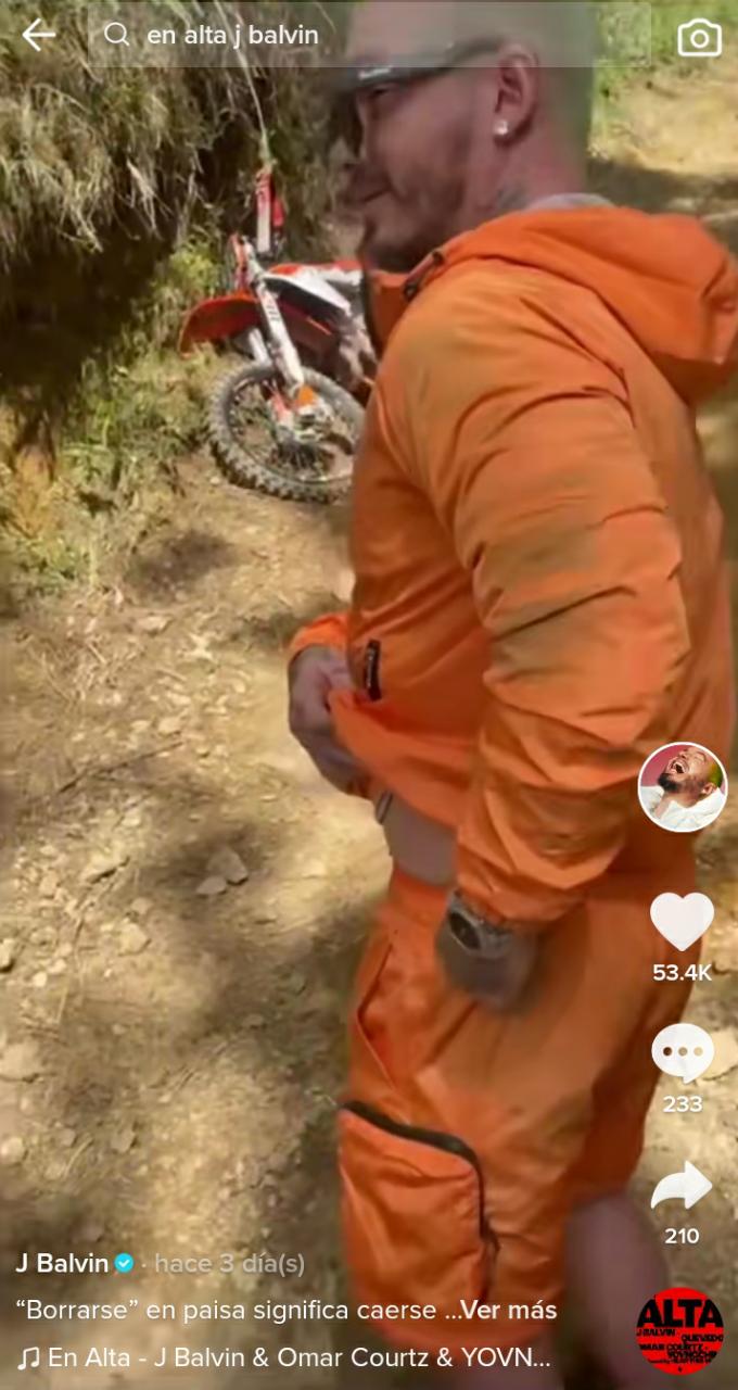 J Balvin se pegó una caída de la moto y se 'raspó' bastante 1 j-balvin-accidente-moto