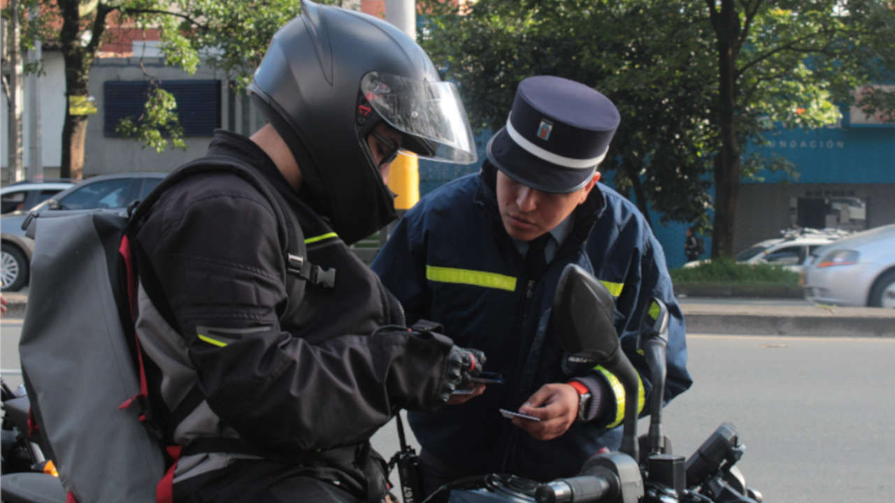 Nueva estrategia de la Policía Metropolitana para identificar las placas alteradas