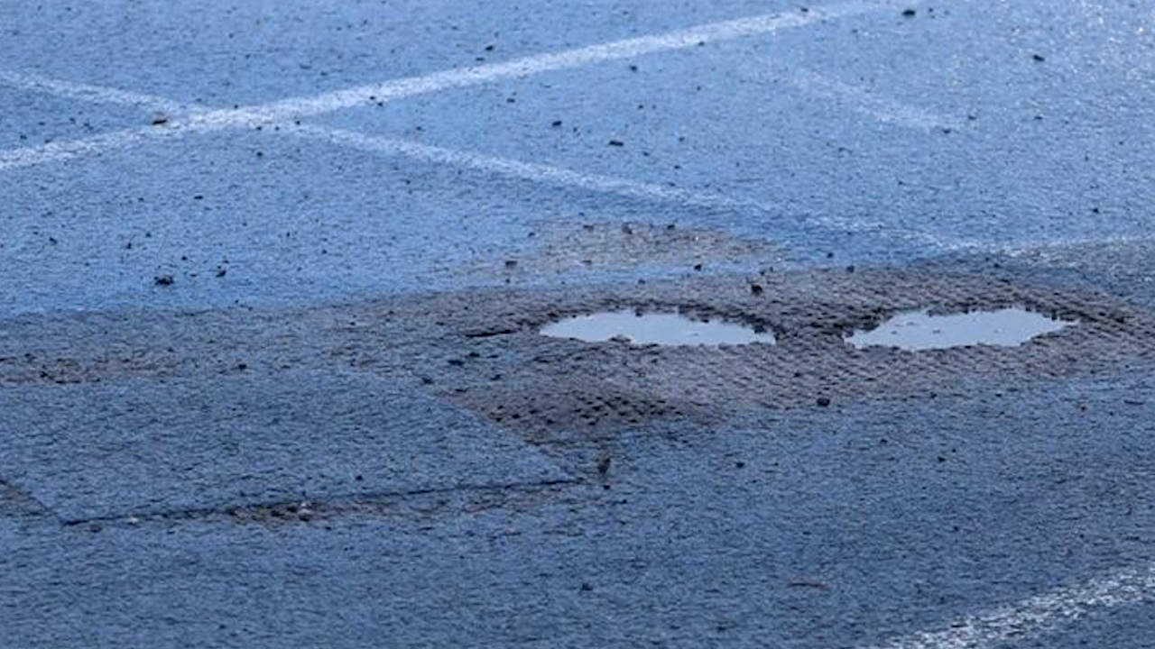 Atletas denuncian lesiones por deterioro en pista