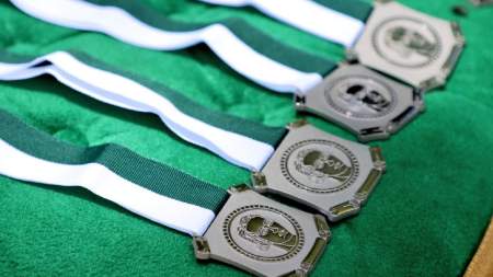 Gobernador de Antioquia condecoró a 9 integrantes del ejército y la policía en Argelia