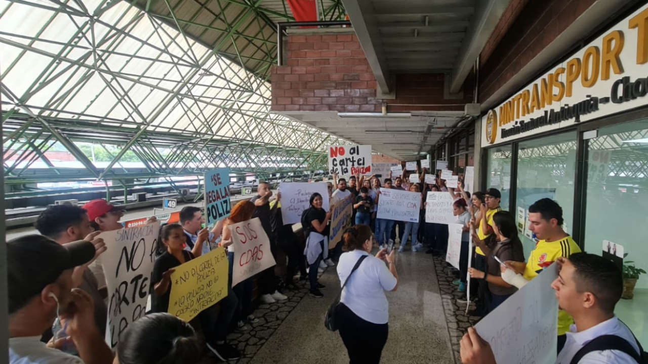 Empleados y propietarios de los CDA del Valle de Aburrá protestan en la Terminal del Norte cda-protestan-medellin