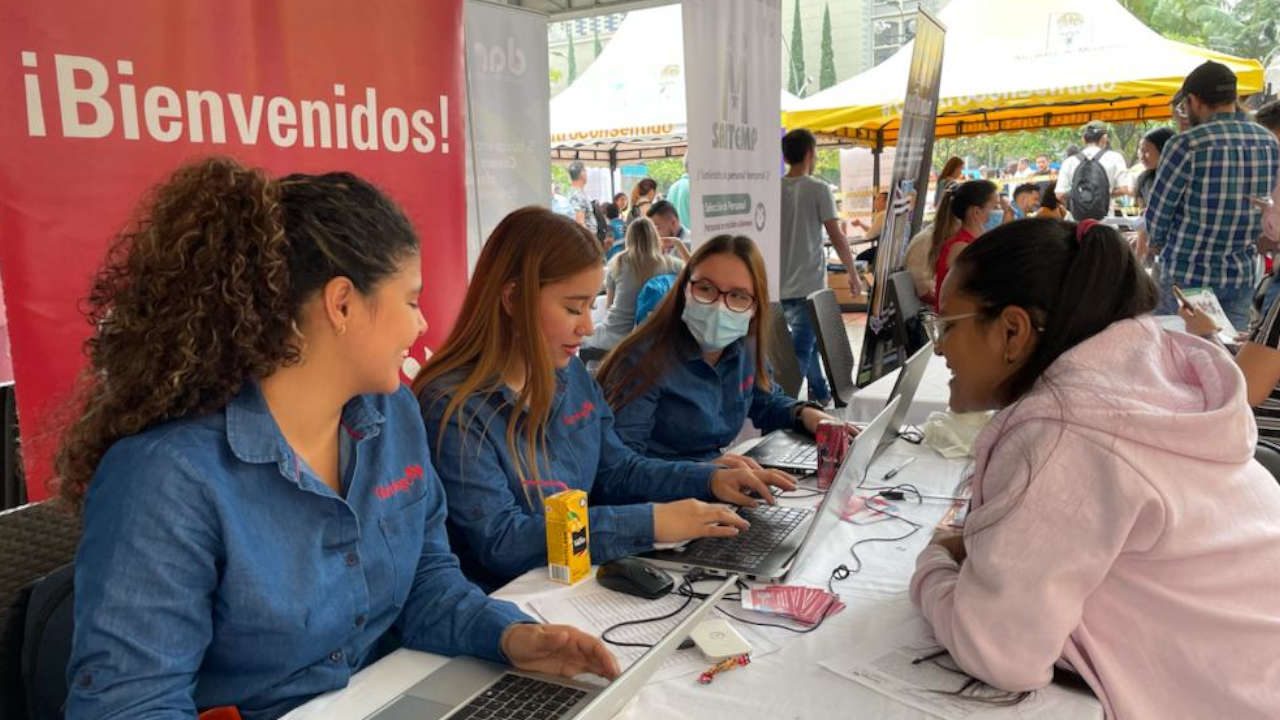 feria-empleo-alcaldia-medellin