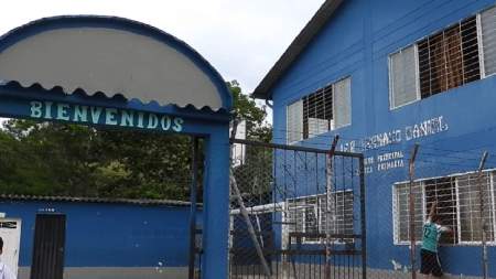 En colegio de Puerto Triunfo padres piden que les devuelvan los 'profes'