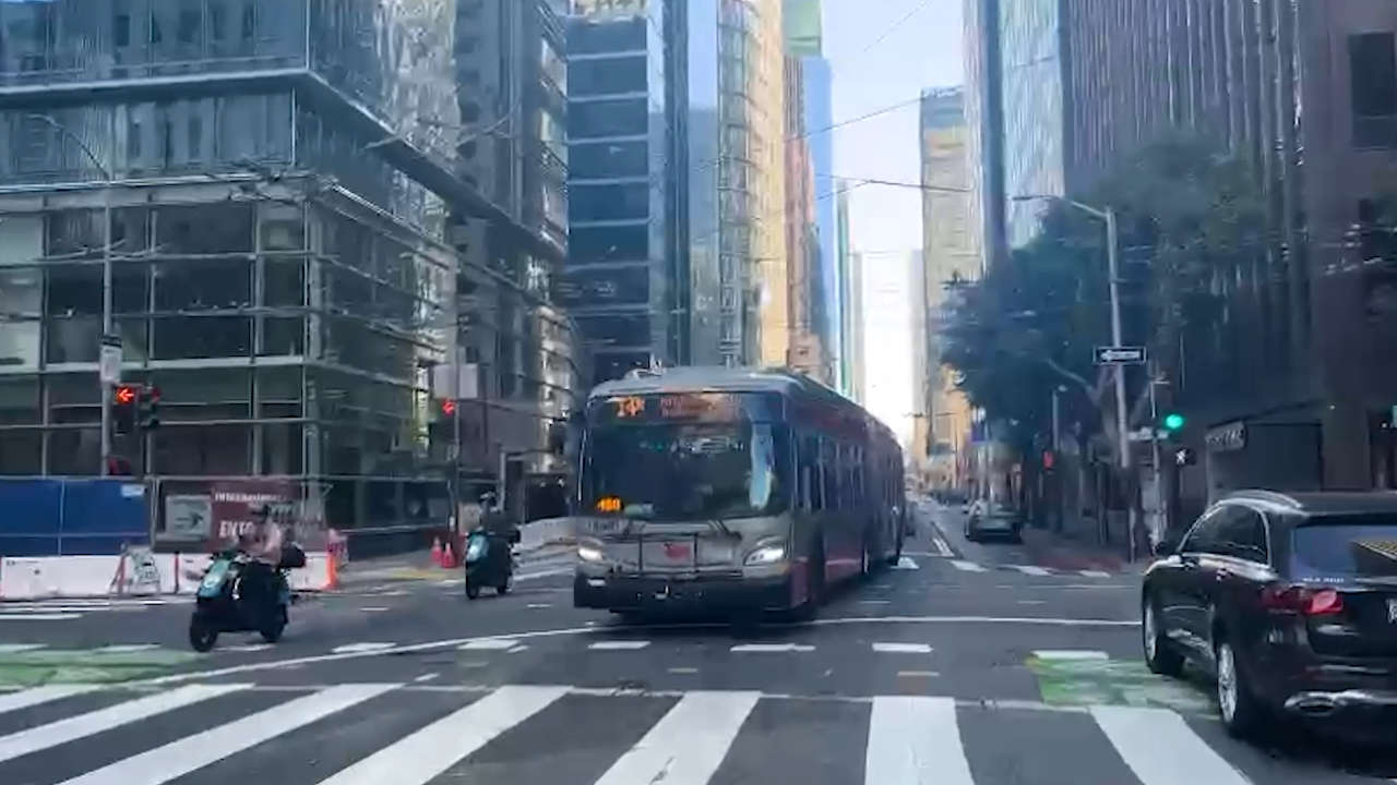 Universidades de Medellín y el Metro renovaron la flota de buses en San Francisco, Estados Unidos medellín